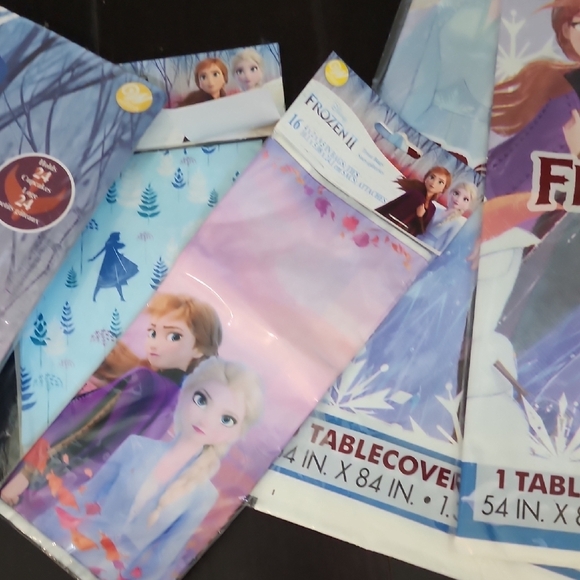 Party Supplies Set - Blue and Purple - Picture 6 of 6